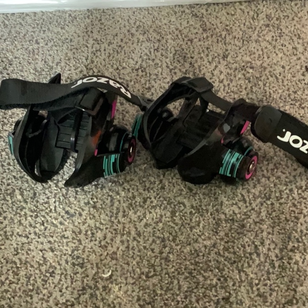 Razor skates - Picture 1 of 1